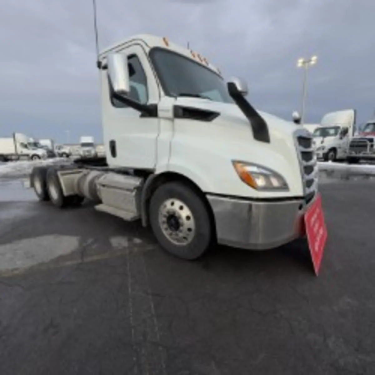 2020 Freightliner Cascadia in Syracuse, NY — photo 3