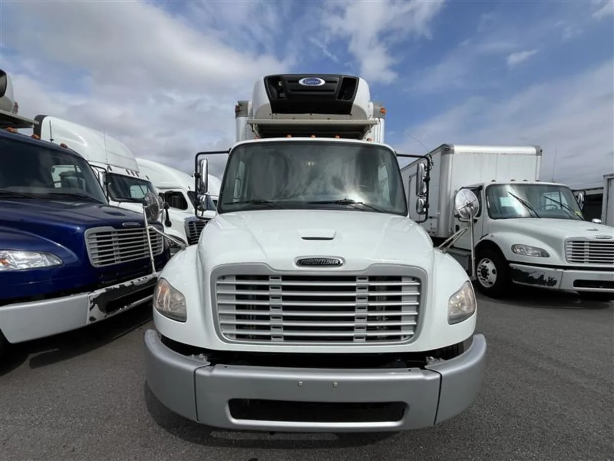 2018 Freightliner M2 106 - image 2