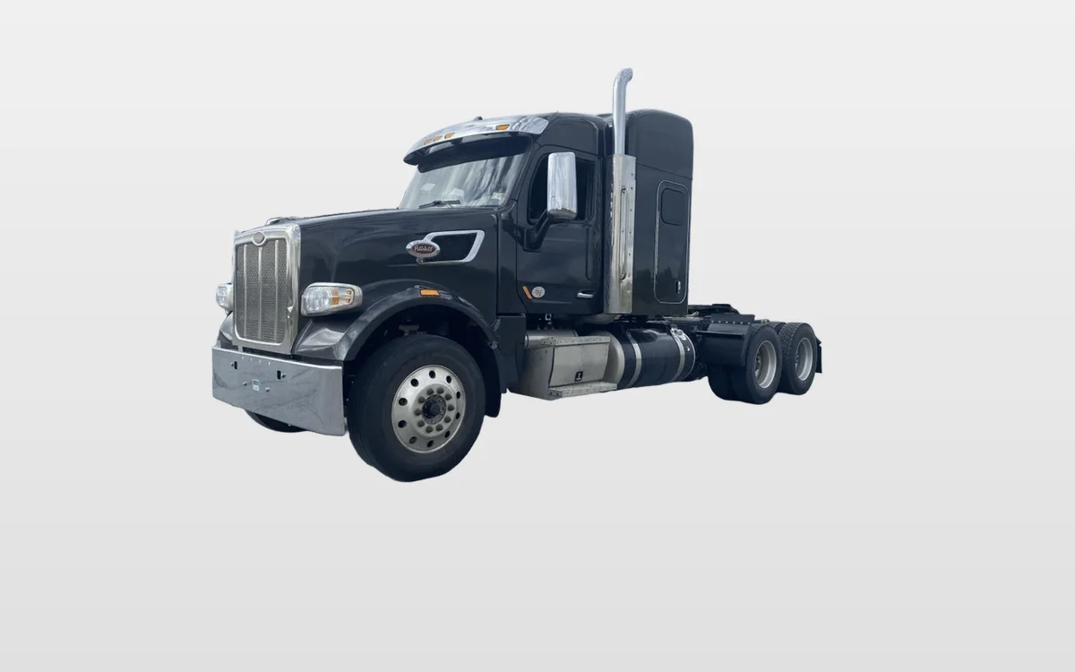 2021 PETERBILT 567 Sleeper - image 1