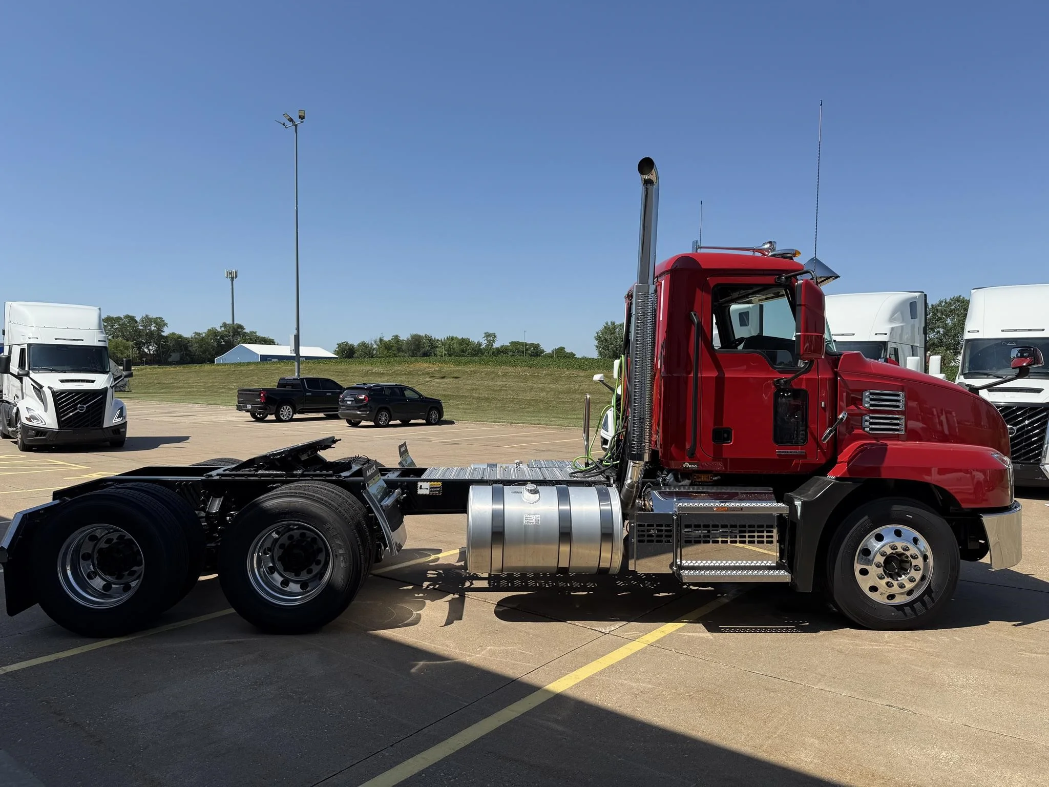 2026 Mack Anthem - image 4