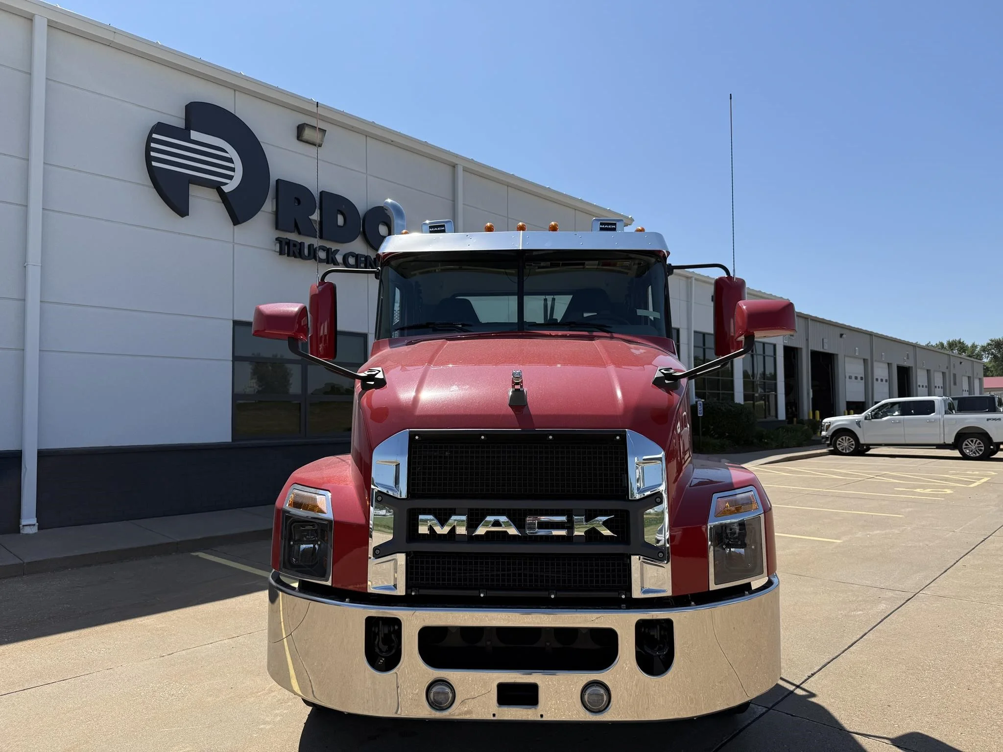 2026 Mack Anthem - image 2