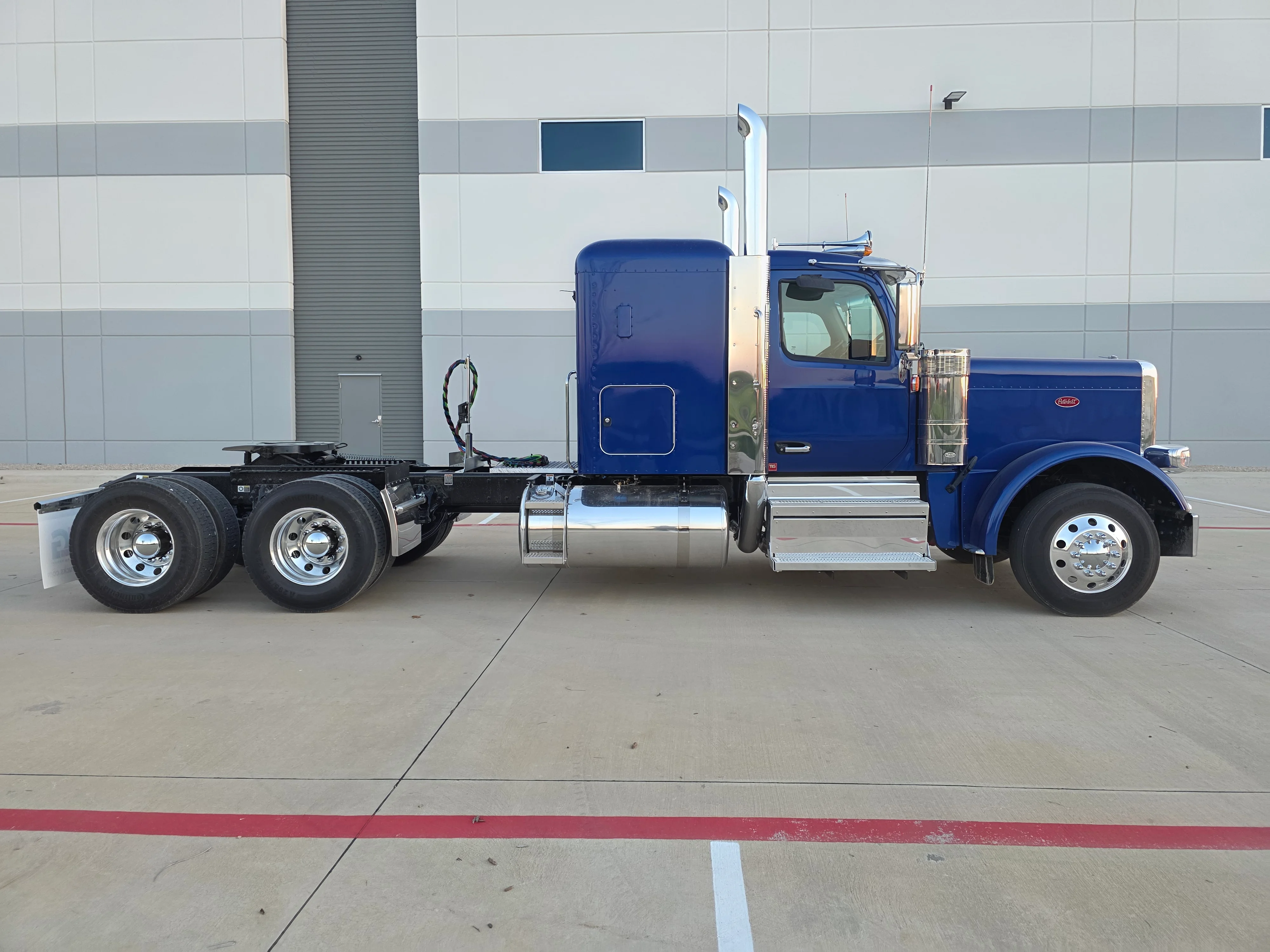 2027 Peterbilt 589 in Evansville, IN — photo 6