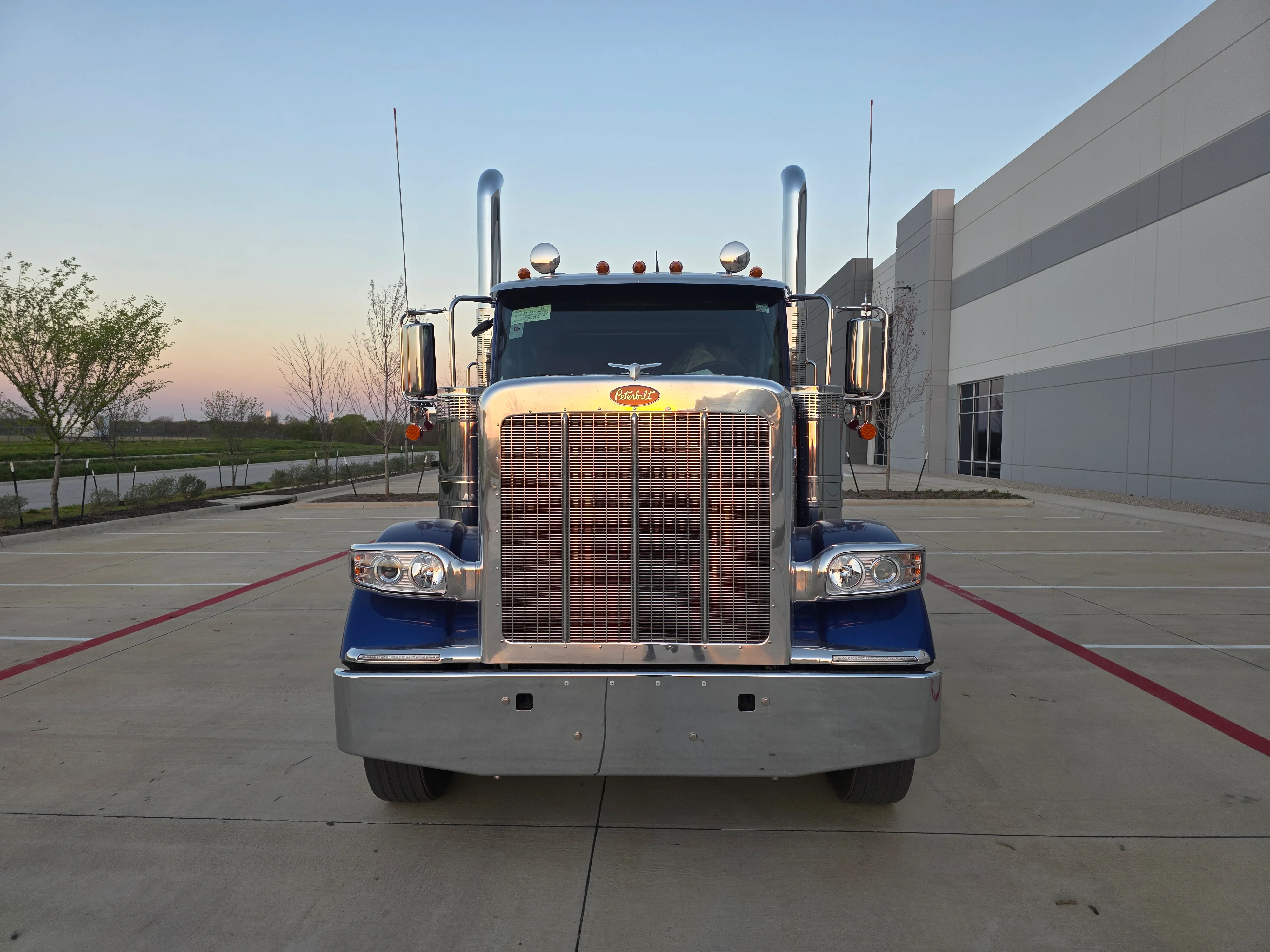 2027 Peterbilt 589 in Evansville, IN — photo 8