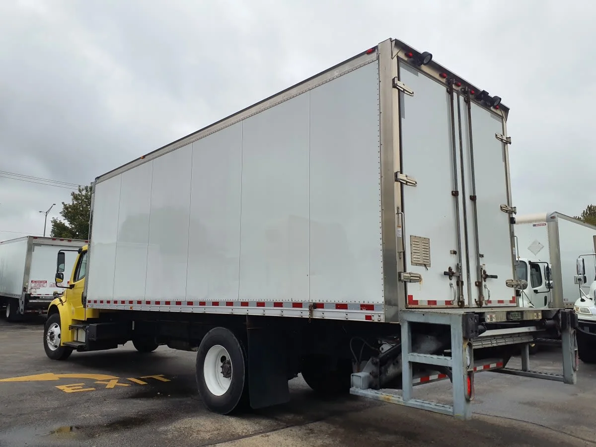2016 Freightliner M2 106 in Bolingbrook, IL — photo 6