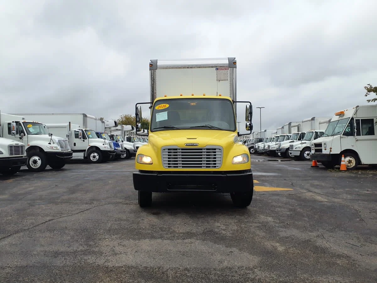 2016 Freightliner M2 106 in Bolingbrook, IL — photo 2