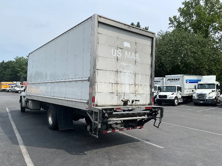 2019 Hino 268 in Capitol Heights, MD — photo 6