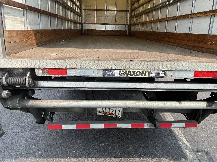 2019 Hino 268 in Capitol Heights, MD — photo 10