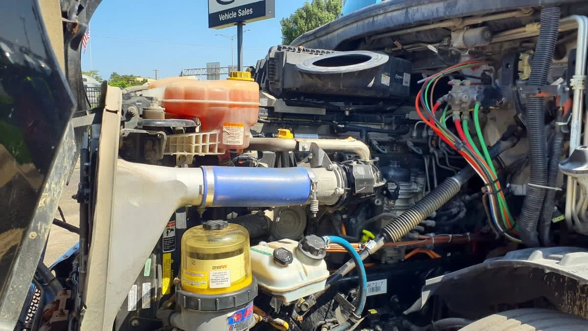 2021 Freightliner Cascadia in Bolingbrook, IL — photo 10
