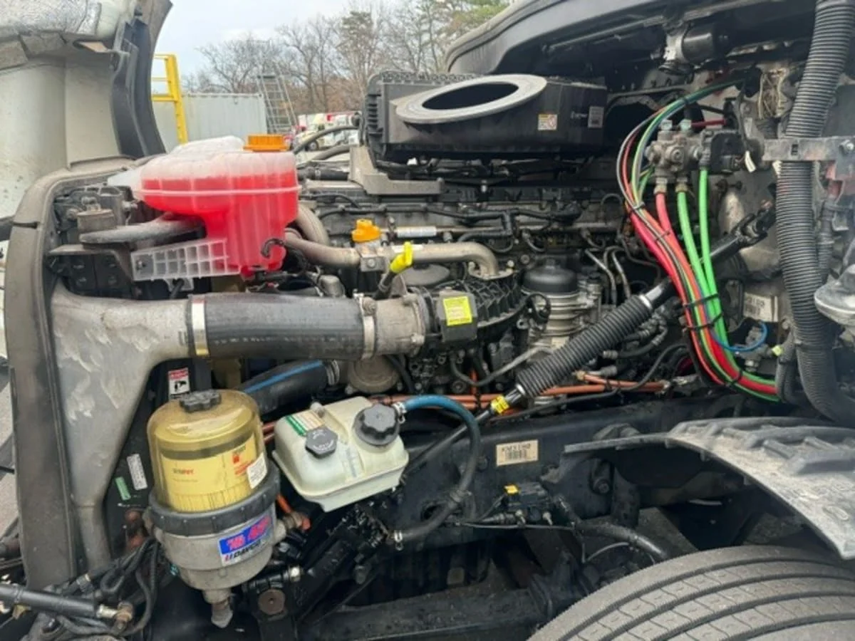 2019 Freightliner Cascadia in Springfield, MA — photo 8
