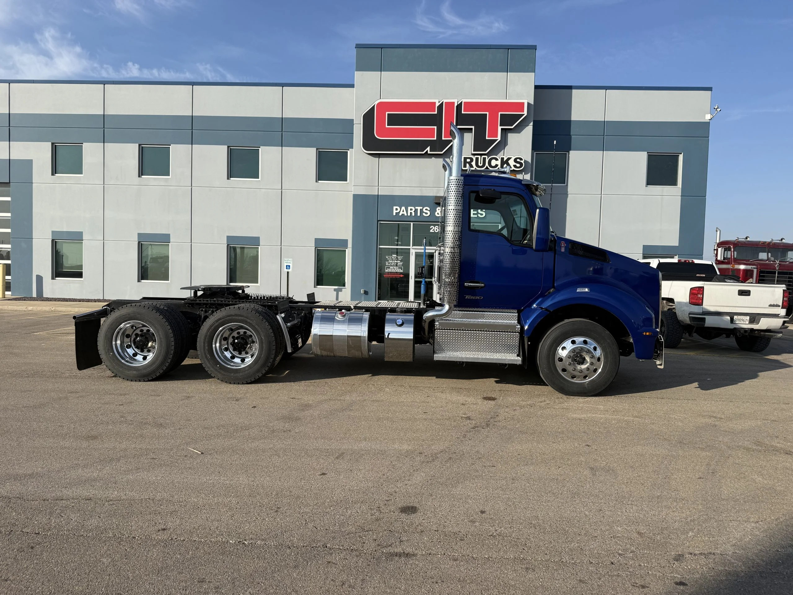 2027 Kenworth T880 in Peru, IL — photo 4