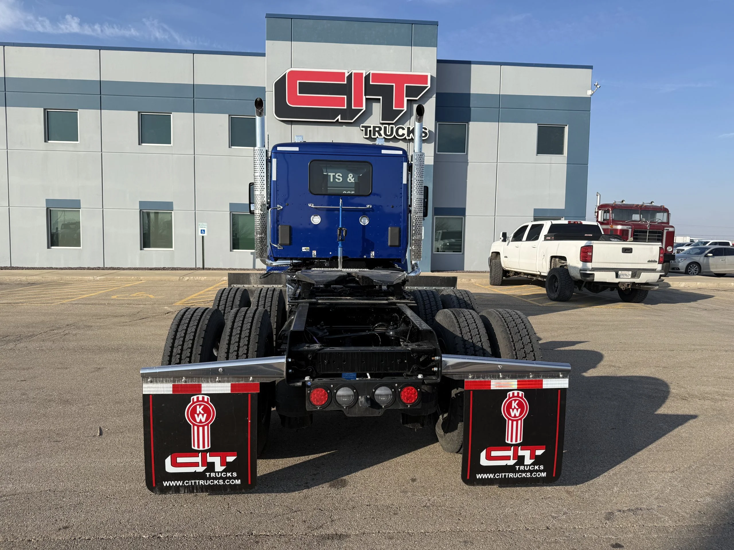 2027 Kenworth T880 in Peru, IL — photo 6