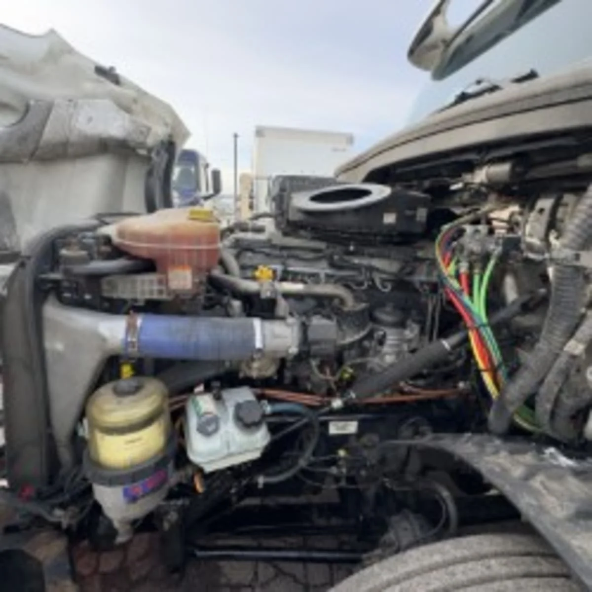 2020 Freightliner Cascadia - image 9