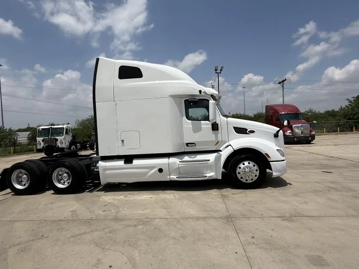 2022 Peterbilt 579 - image 6