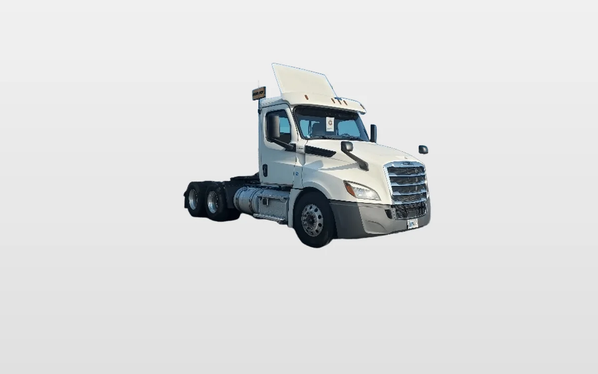 2020 Freightliner Cascadia - image 1