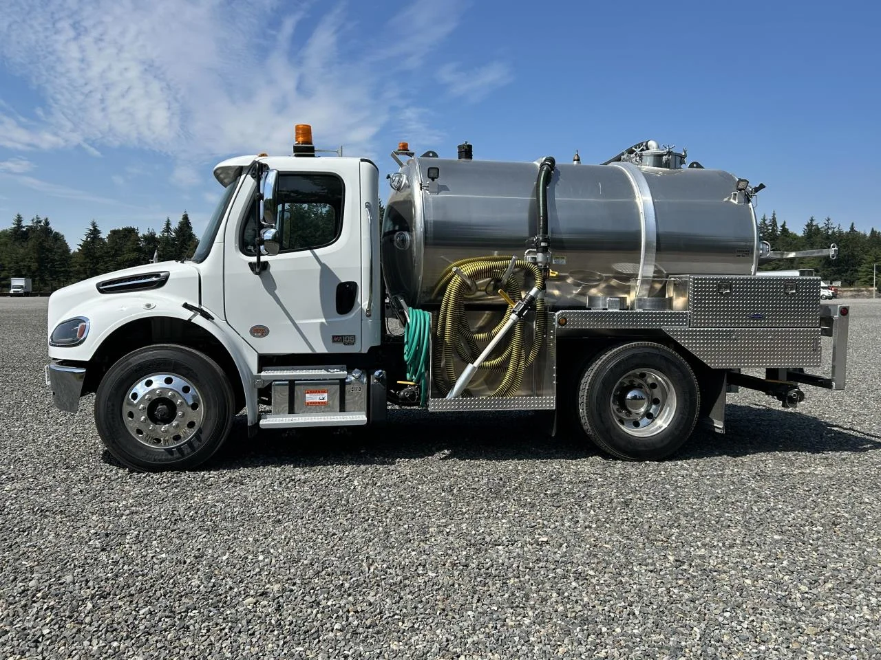 2027 Freightliner M2 106 in Olympia, WA — photo 2