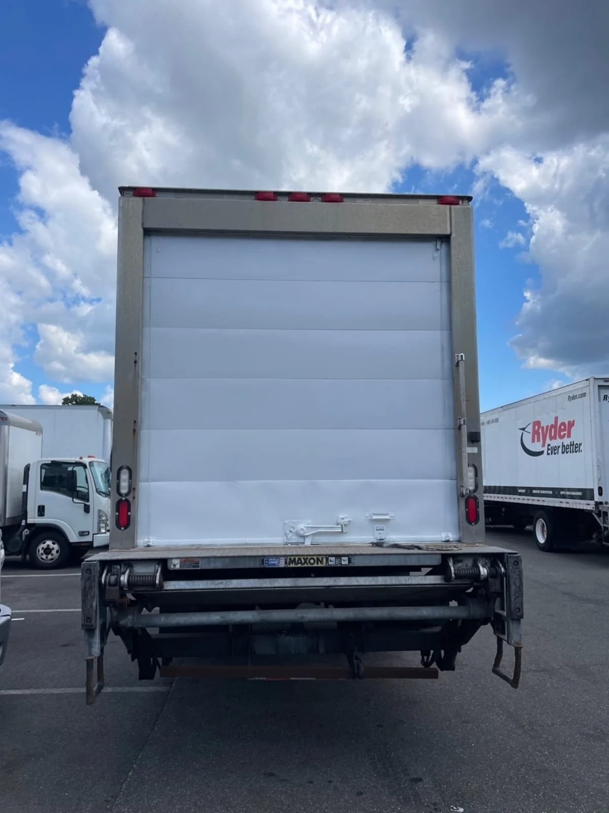 2018 International 4300 - image 5