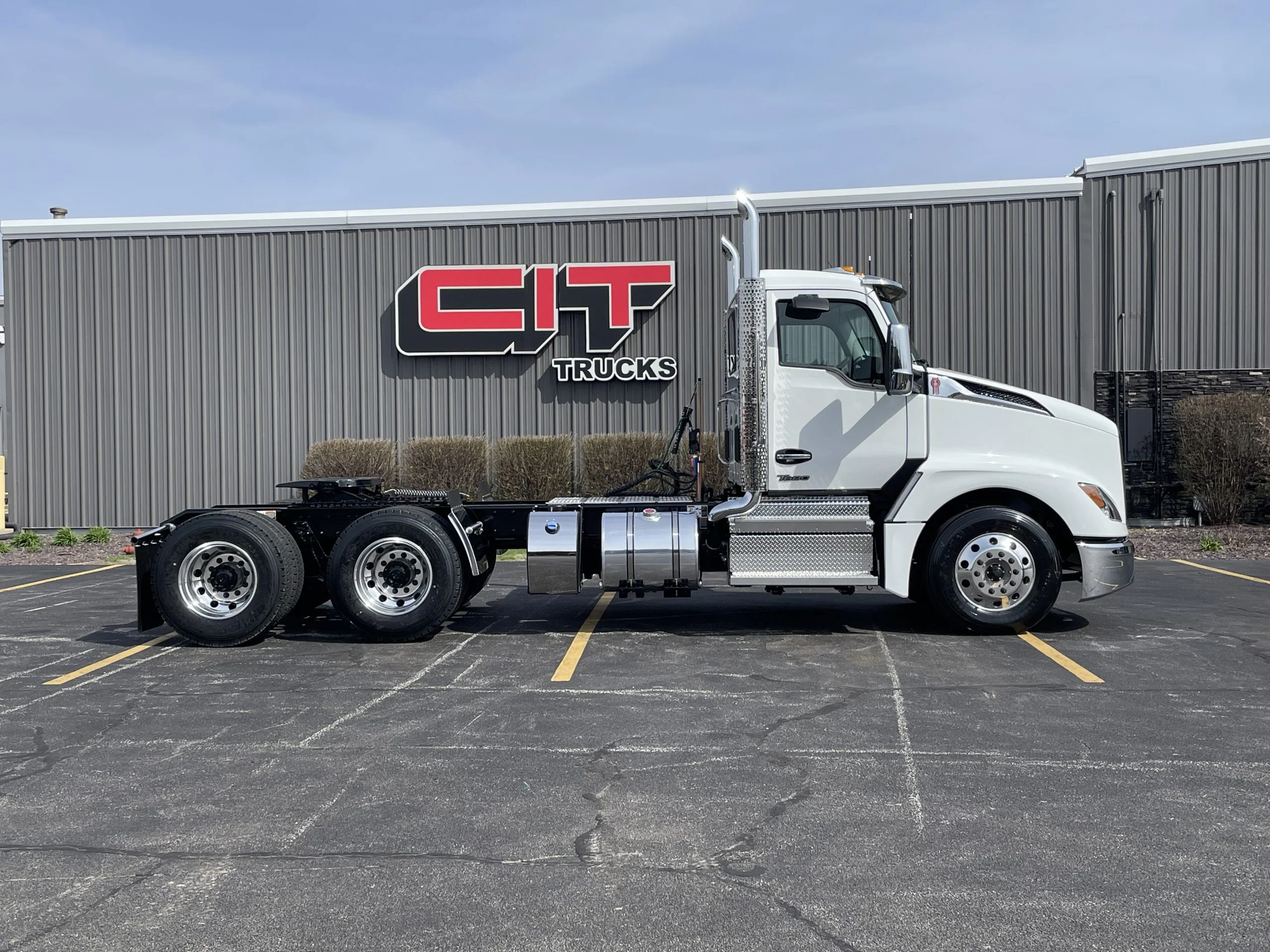 2027 Kenworth T680 - image 4