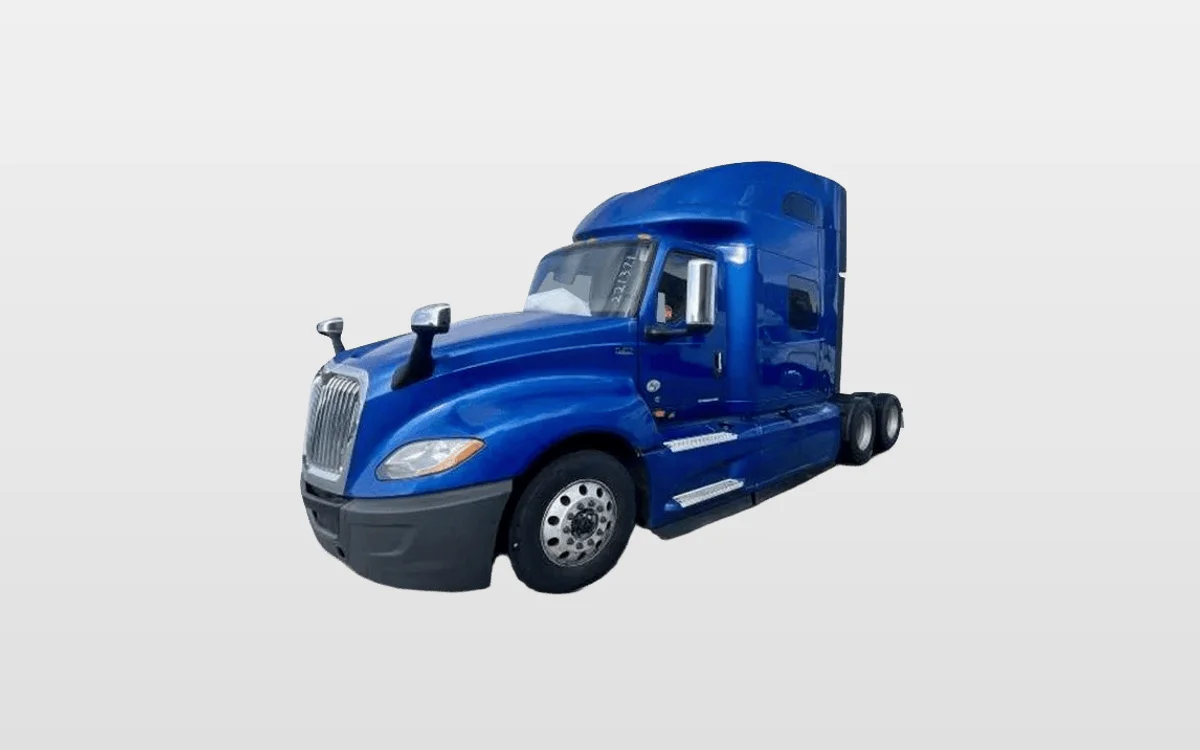 2022 International LT - image 1