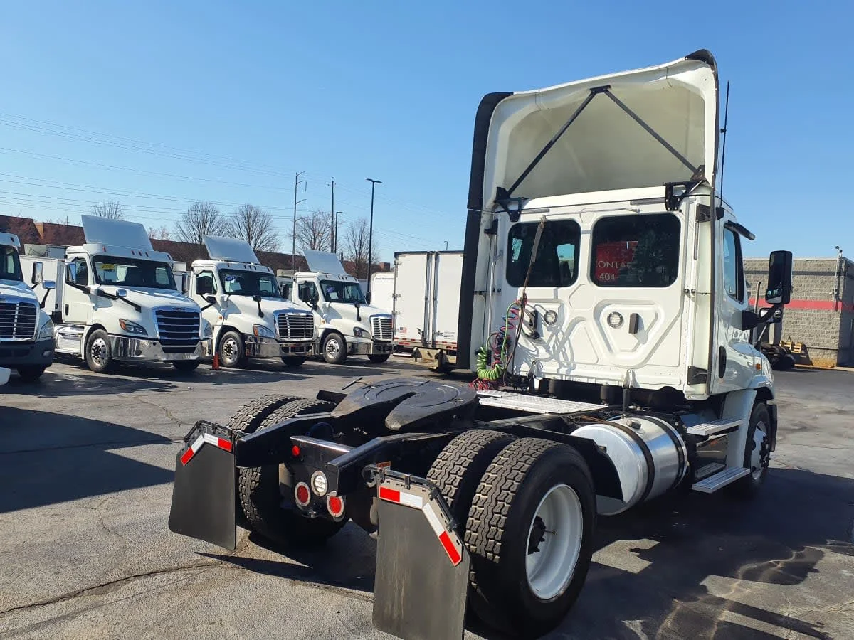 2019 Freightliner Cascadia in Atlanta, GA — photo 4