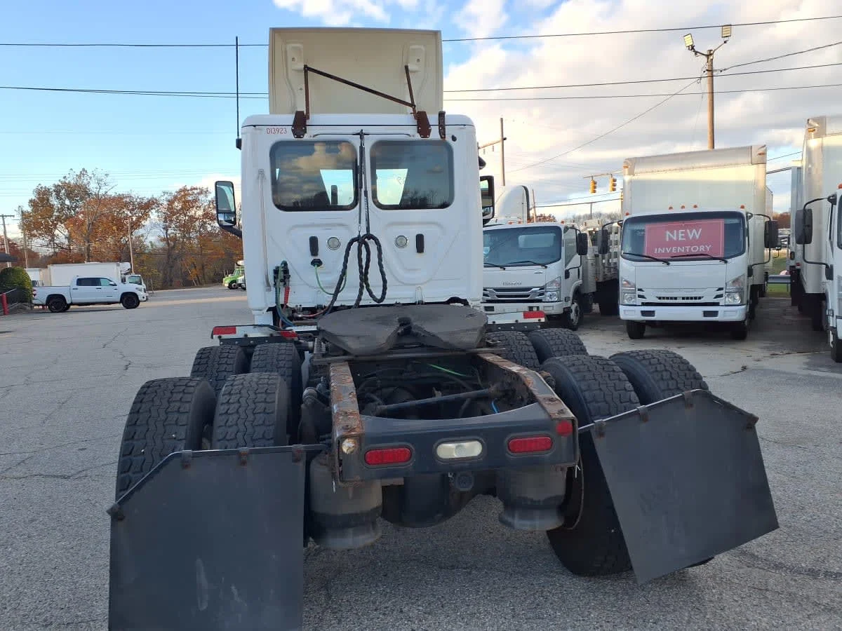 2019 Freightliner Cascadia in Warwick, RI — photo 5