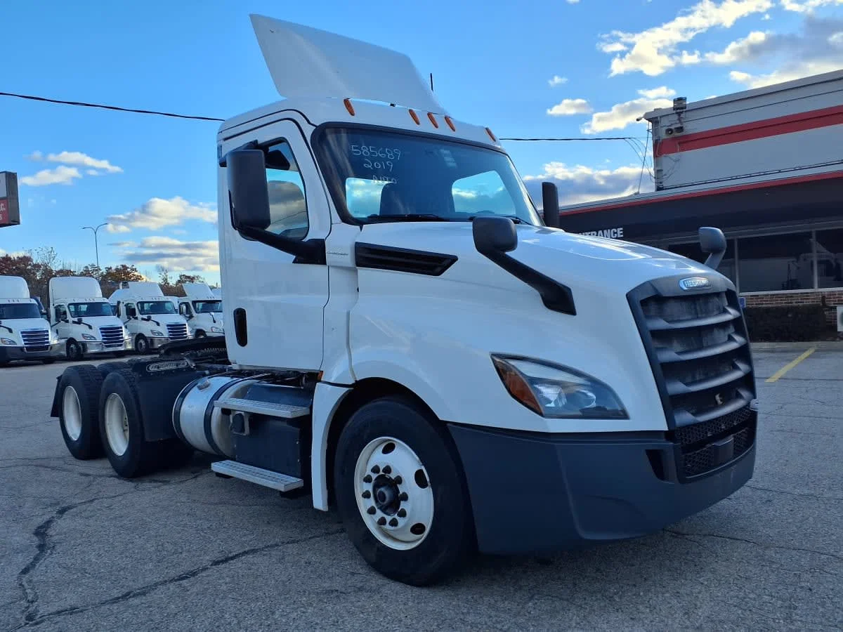 2019 Freightliner Cascadia in Warwick, RI — photo 3