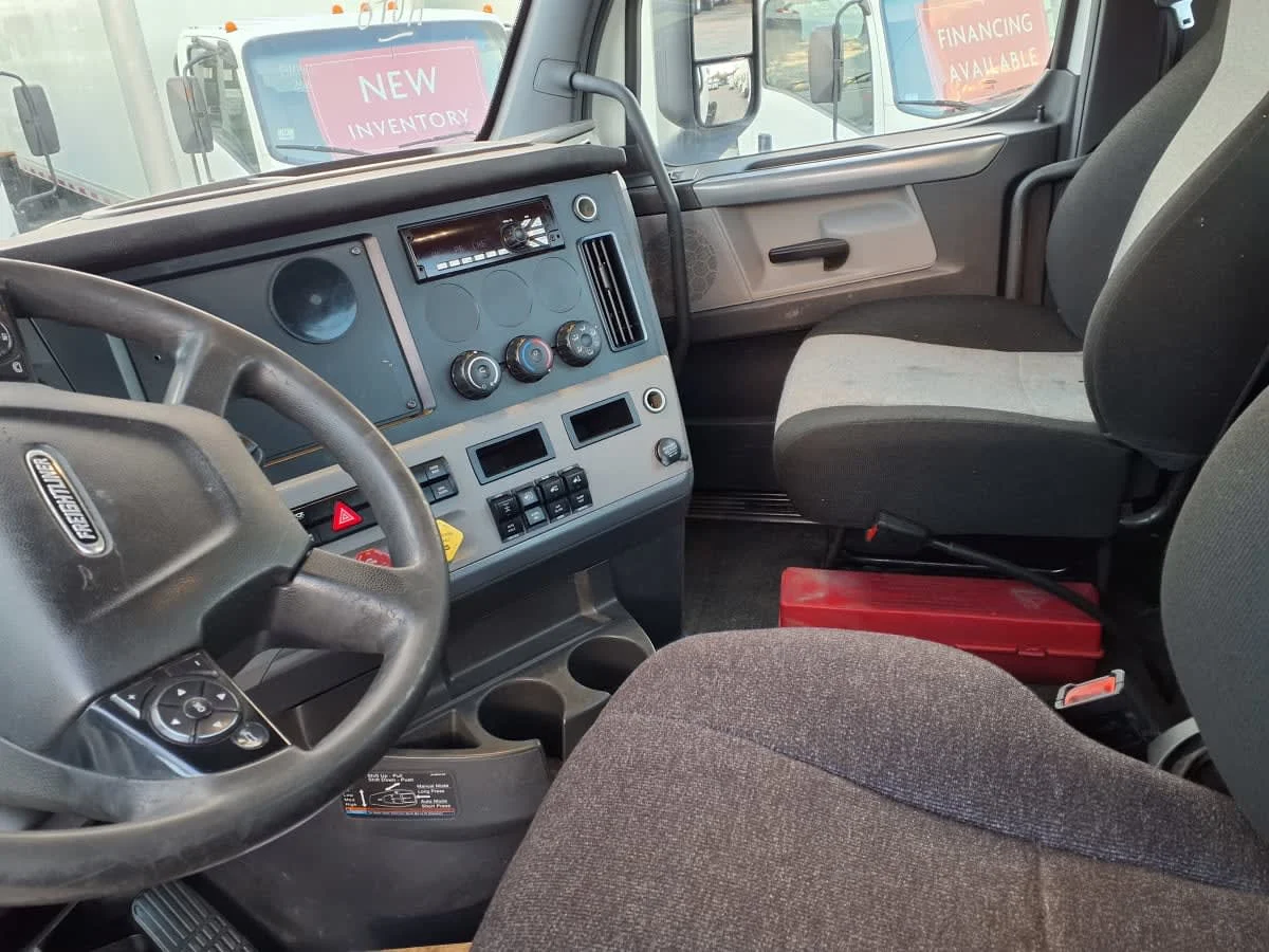 2019 Freightliner Cascadia in Warwick, RI — photo 7