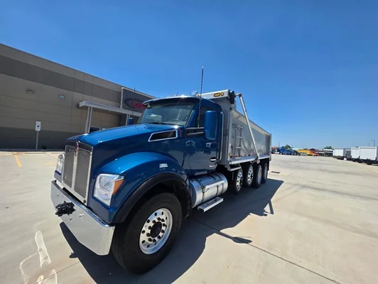 2023 Kenworth T880