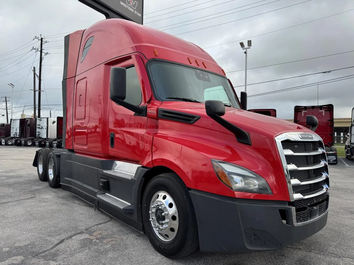 2023 Freightliner Cascadia