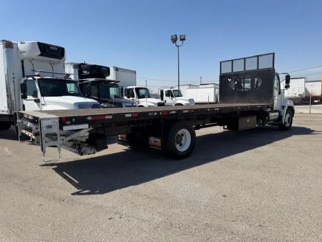 2020 Hino 268 - image 6