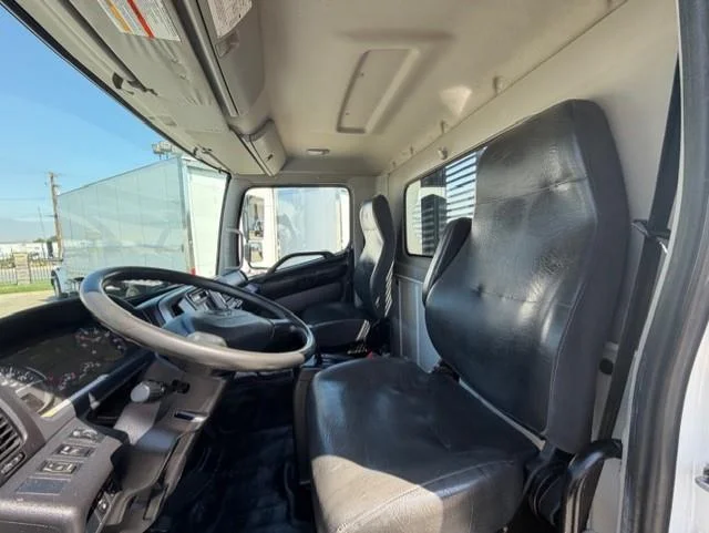 2020 Hino 268 - image 9