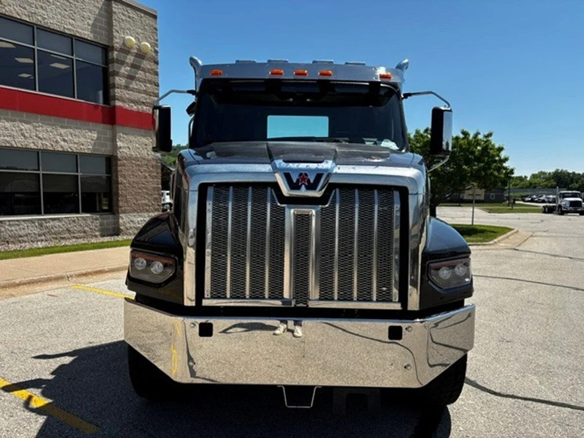 2027 Western Star 49X — photo 2