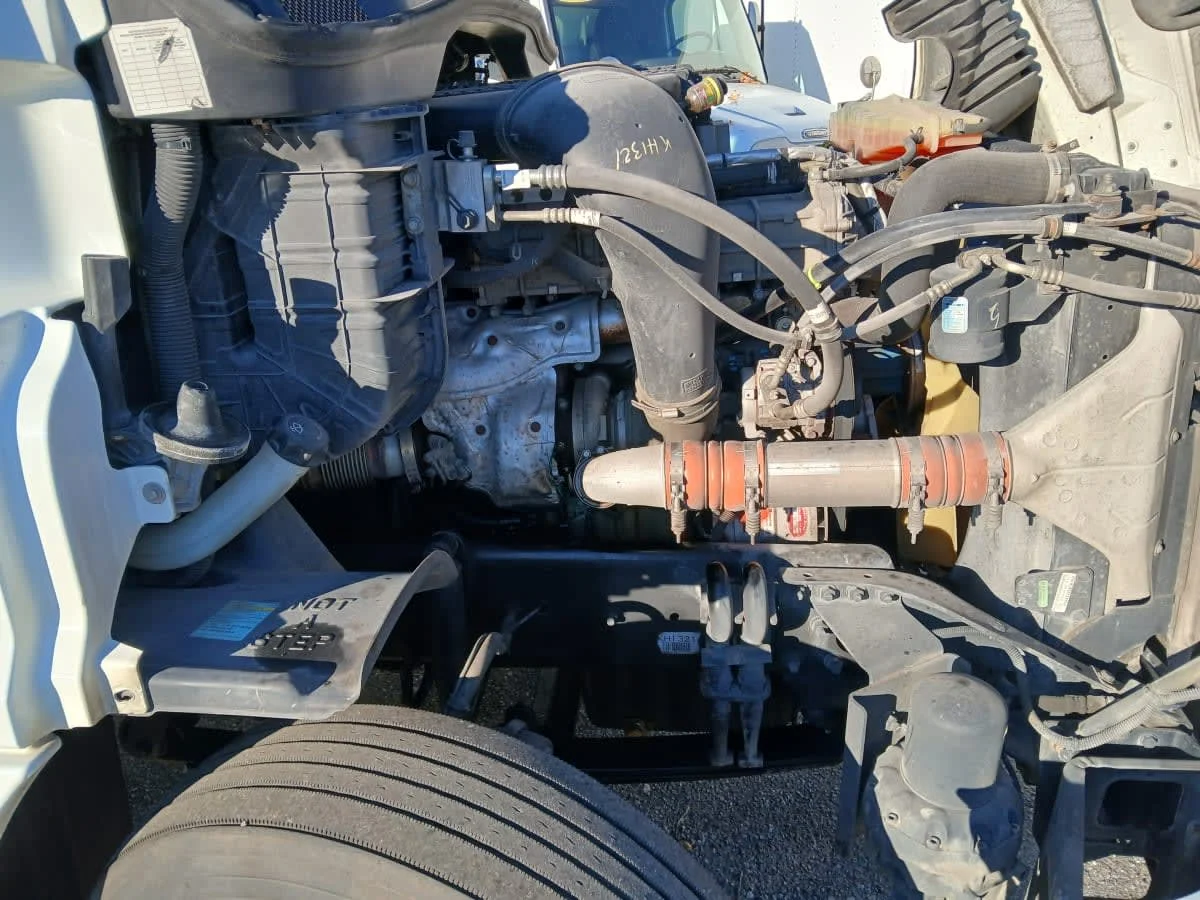2019 Freightliner Cascadia in Jacksonville, FL — photo 9