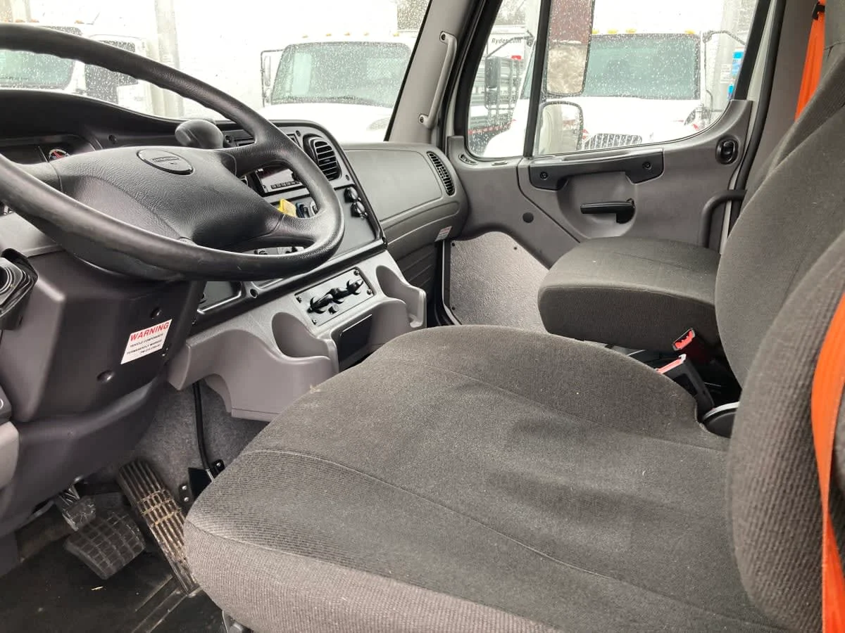 2022 Freightliner M2 106 in Springfield, MA — photo 11