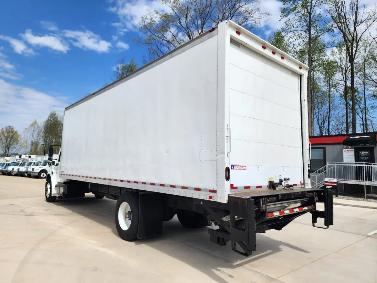 2017 Freightliner M2 106 - image 6