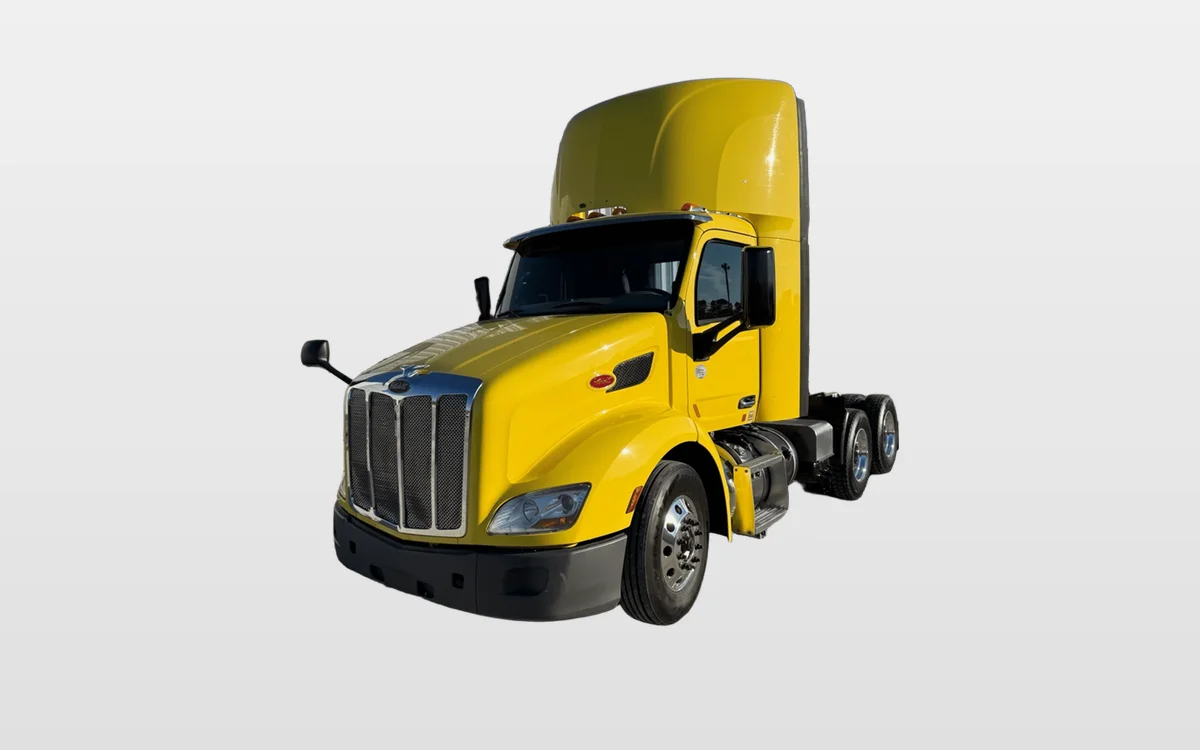 2021 PETERBILT 579 - image 1