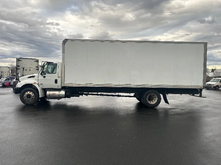 2019 International 4300 - image 4
