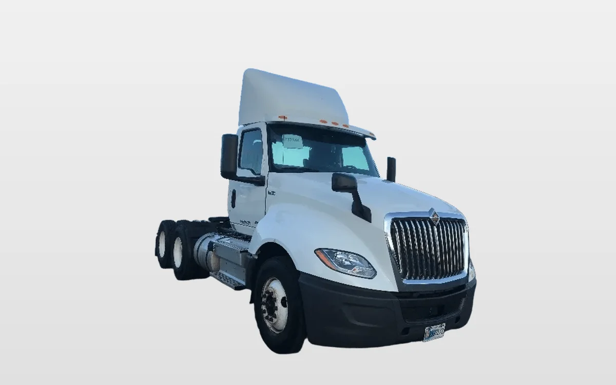 2020 International LT - image 1