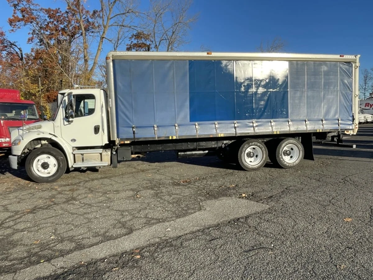2018 Freightliner M2 106 - image 11