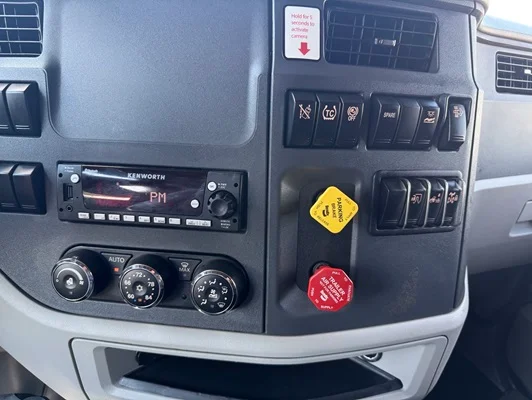 2022 Peterbilt 579 in Denver, CO — photo 21