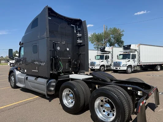2022 Peterbilt 579 in Denver, CO — photo 13