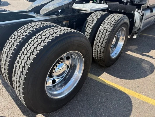 2022 Peterbilt 579 in Denver, CO — photo 7