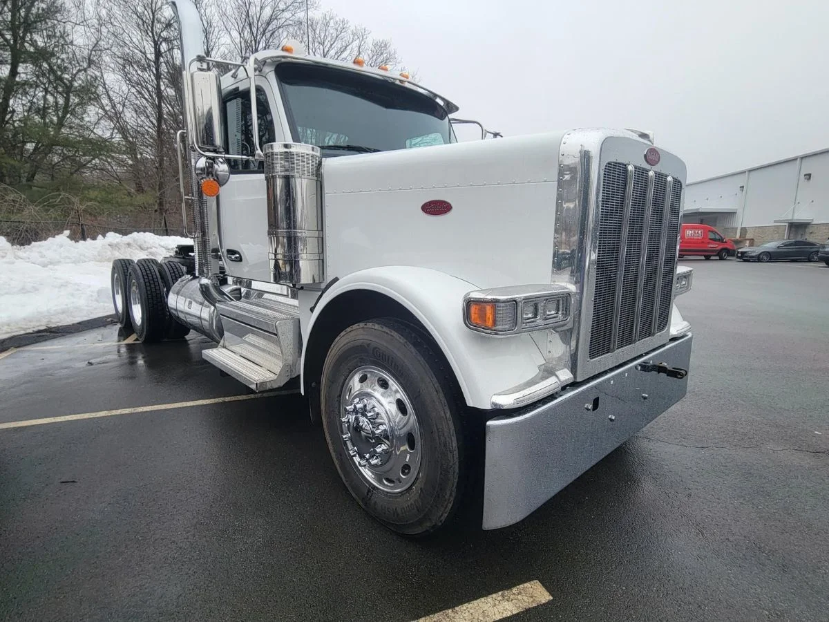 2027 Peterbilt 589 in Plainville, MA — photo 6