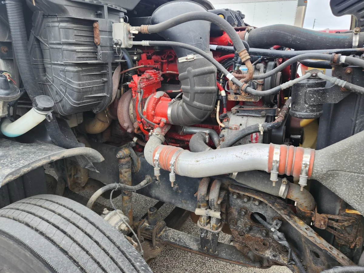 2014 Freightliner Cascadia - image 8