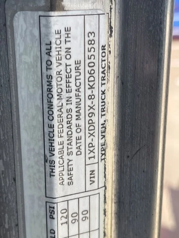 2019 Peterbilt 389 - image 14