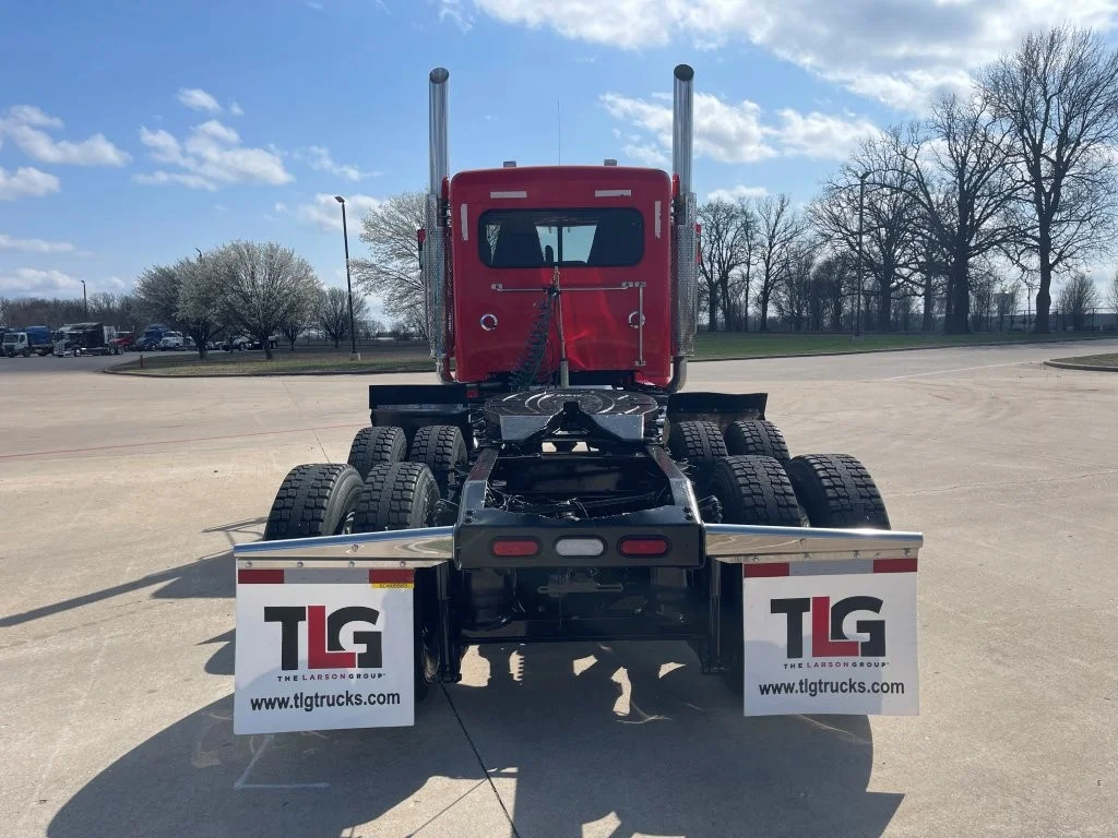 2019 Peterbilt 389 - image 6