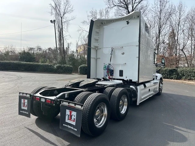 2023 Peterbilt 579 - image 4