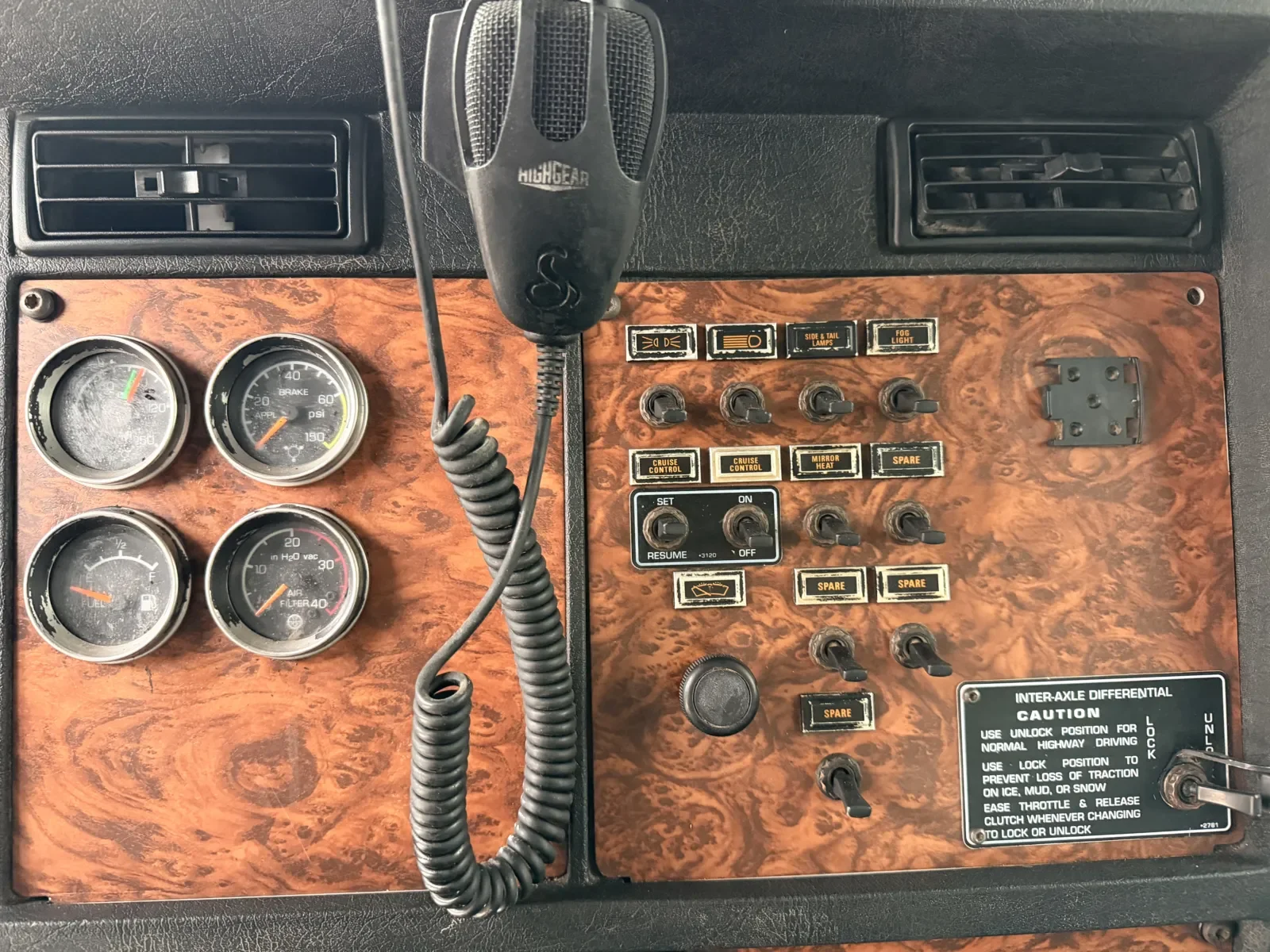 2001 Kenworth T800 - image 19