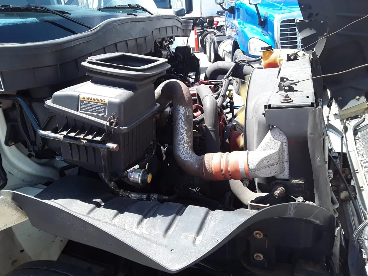 2018 International 4300 - image 15