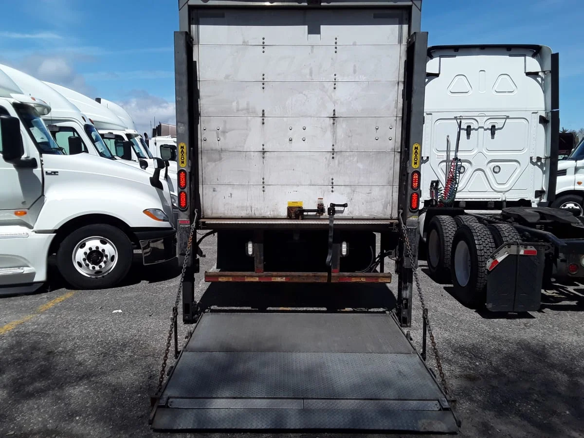 2018 International 4300 - image 5