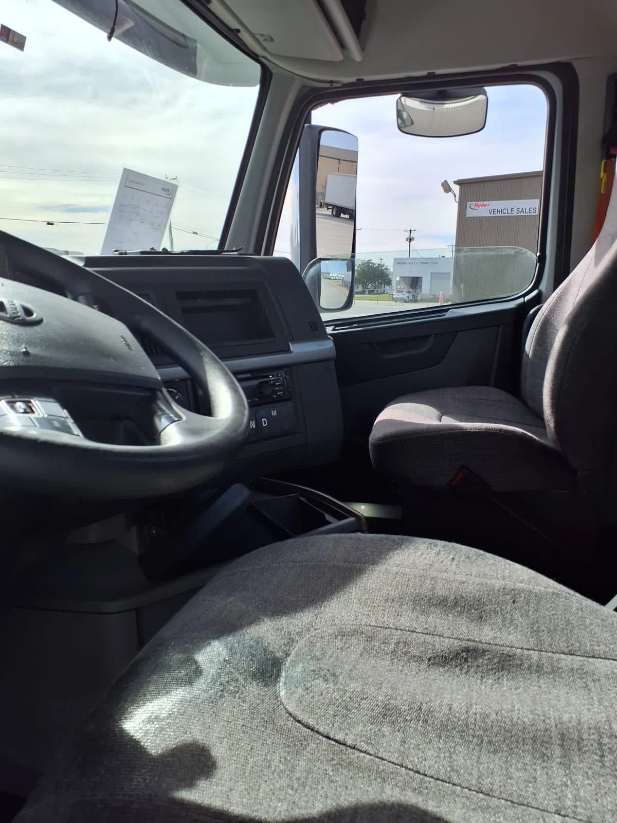2019 Volvo VNR 660 in Fort Worth, TX — photo 7